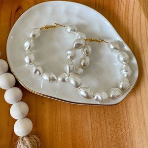 Show Me Your MuMu - ALV Jewels XL Pearl Hoop Earrings - Bridal